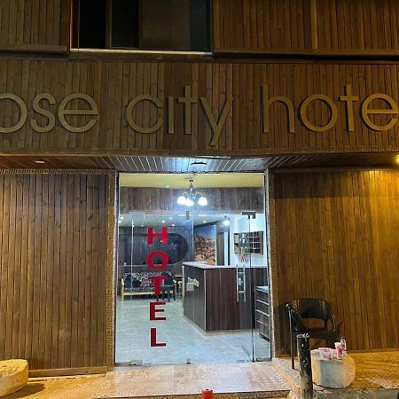 Rose City Petra Vádi Músza Kültér fotó